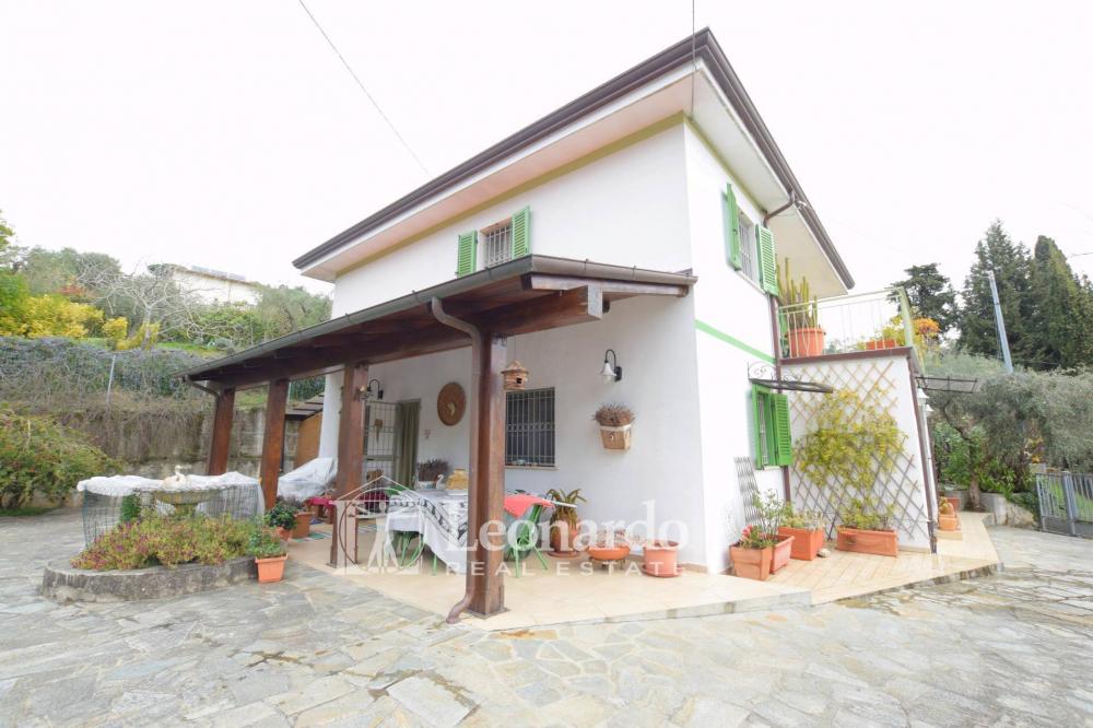 casa indipendente in vendita a Massarosa in zona Bargecchia