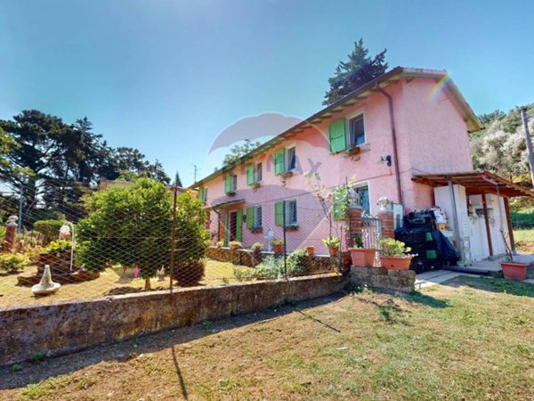 casa indipendente in vendita a Massarosa in zona Corsanico