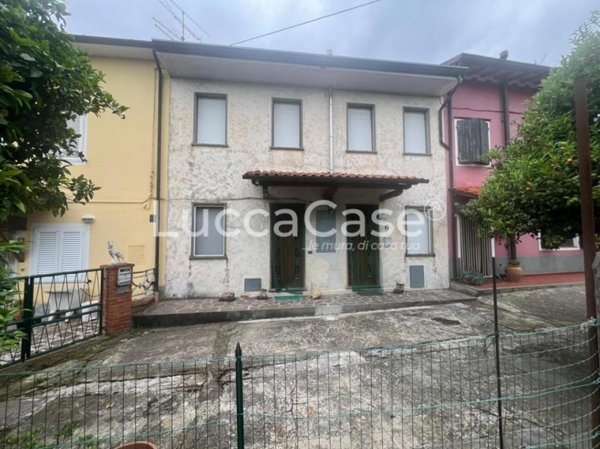 casa indipendente in vendita a Massarosa in zona Massaciuccoli