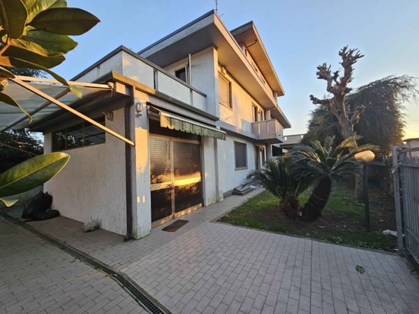 casa indipendente in vendita a Massarosa in zona Piano di Conca