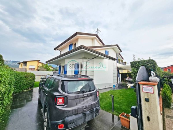 casa indipendente in vendita a Massarosa