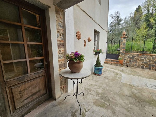 casa indipendente in vendita a Massarosa in zona Bozzano
