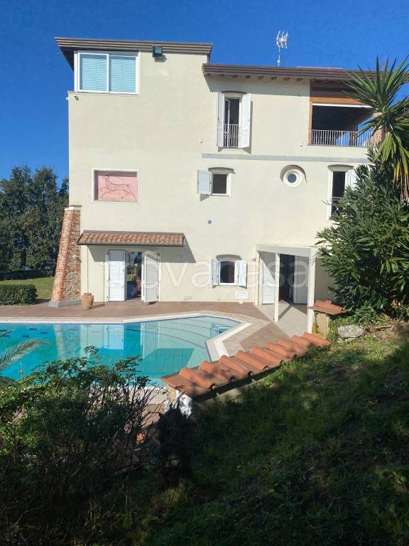 casa indipendente in vendita a Massarosa in zona Piano di Mommio