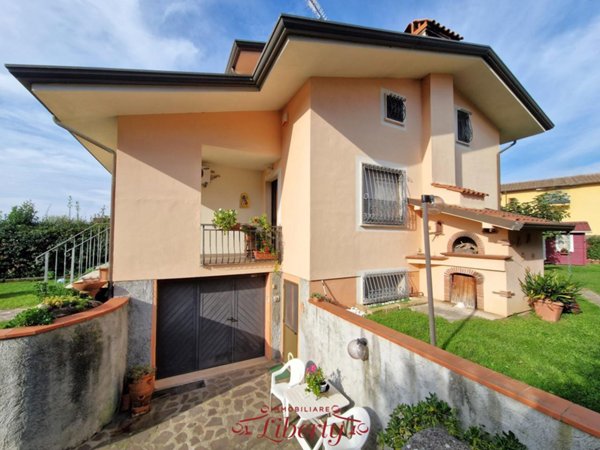 casa indipendente in vendita a Massarosa in zona Massaciuccoli