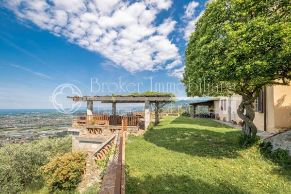 casa indipendente in vendita a Massarosa