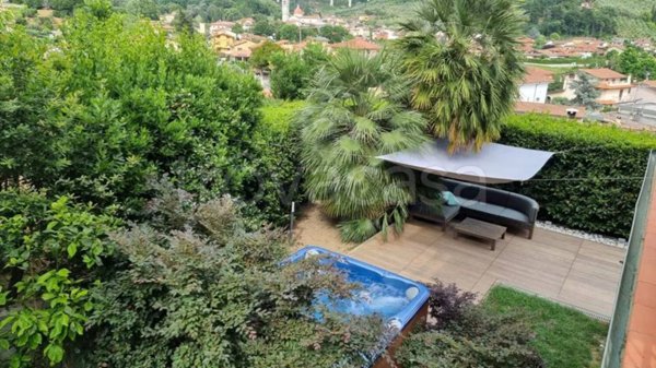 casa indipendente in vendita a Massarosa in zona Bozzano