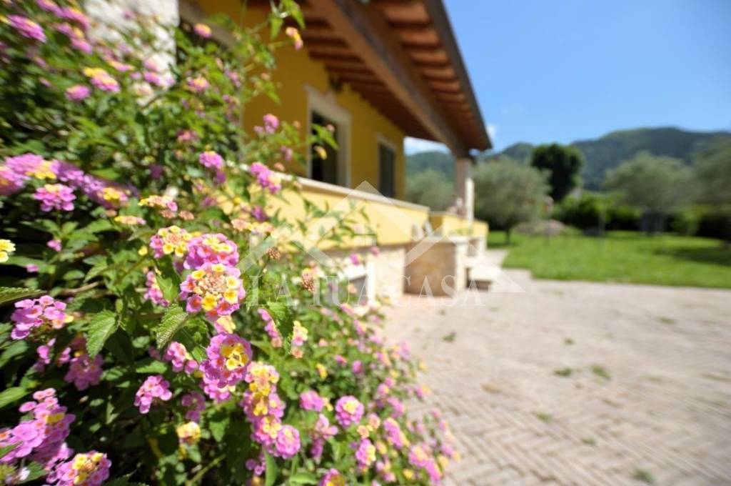 casa indipendente in vendita a Massarosa in zona Stiava