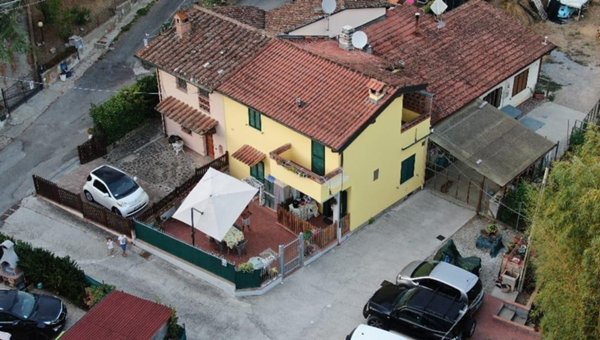 casa indipendente in vendita a Massarosa