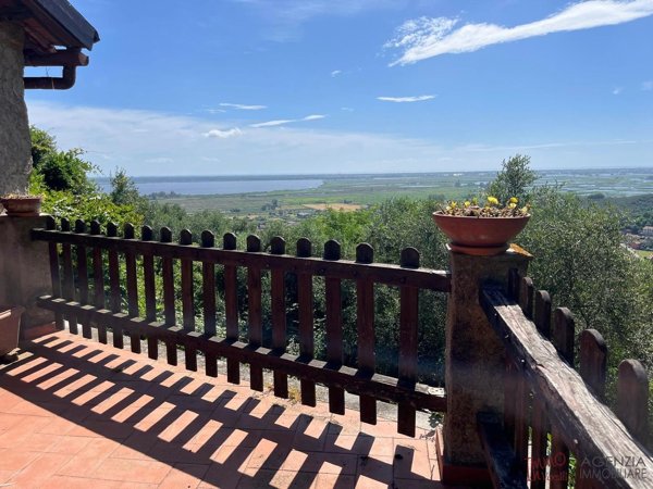casa indipendente in vendita a Massarosa in zona Massaciuccoli