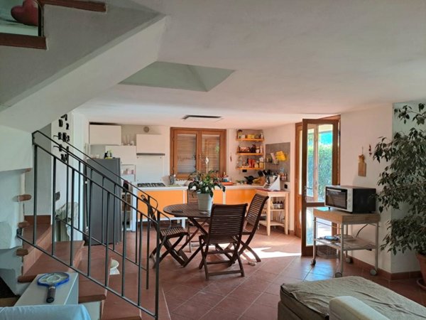 casa indipendente in vendita a Massarosa in zona Bozzano