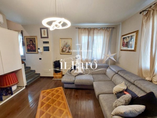 casa indipendente in vendita a Massarosa in zona Piano di Conca