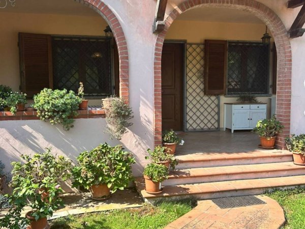 casa indipendente in vendita a Massarosa in zona Bozzano
