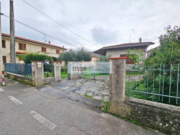 casa indipendente in vendita a Massarosa