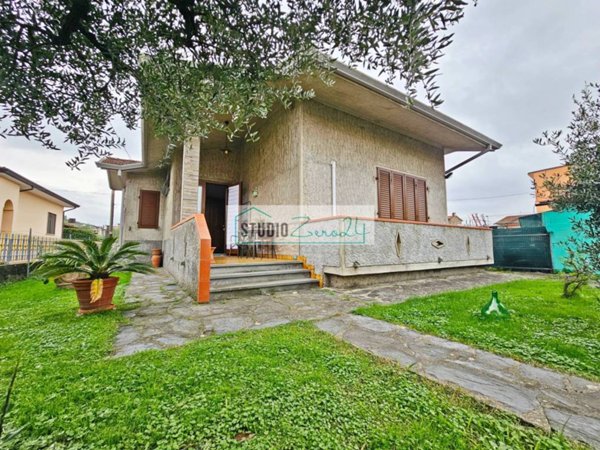 casa indipendente in vendita a Massarosa