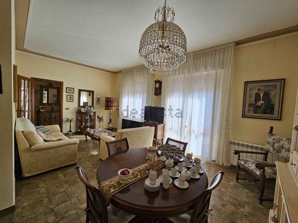 casa indipendente in vendita a Massarosa in zona Pieve a Elici