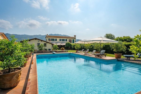casa indipendente in vendita a Massarosa