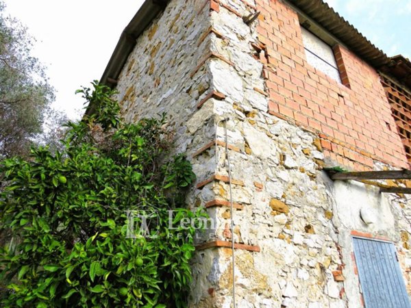 casa indipendente in vendita a Massarosa in zona Bozzano