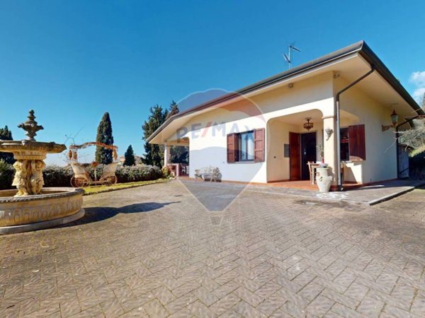 casa indipendente in vendita a Massarosa in zona Piano del Quercione