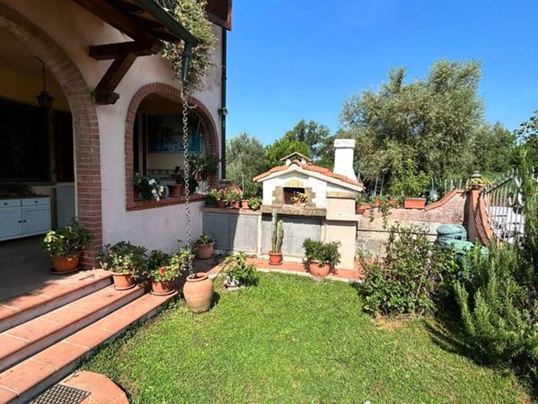 casa indipendente in vendita a Massarosa in zona Bozzano