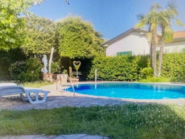 casa indipendente in vendita a Massarosa