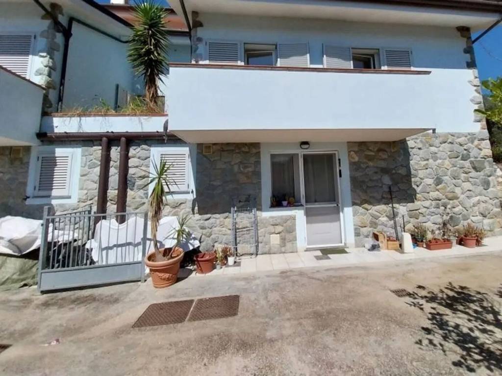 appartamento in vendita a Massarosa in zona Massaciuccoli