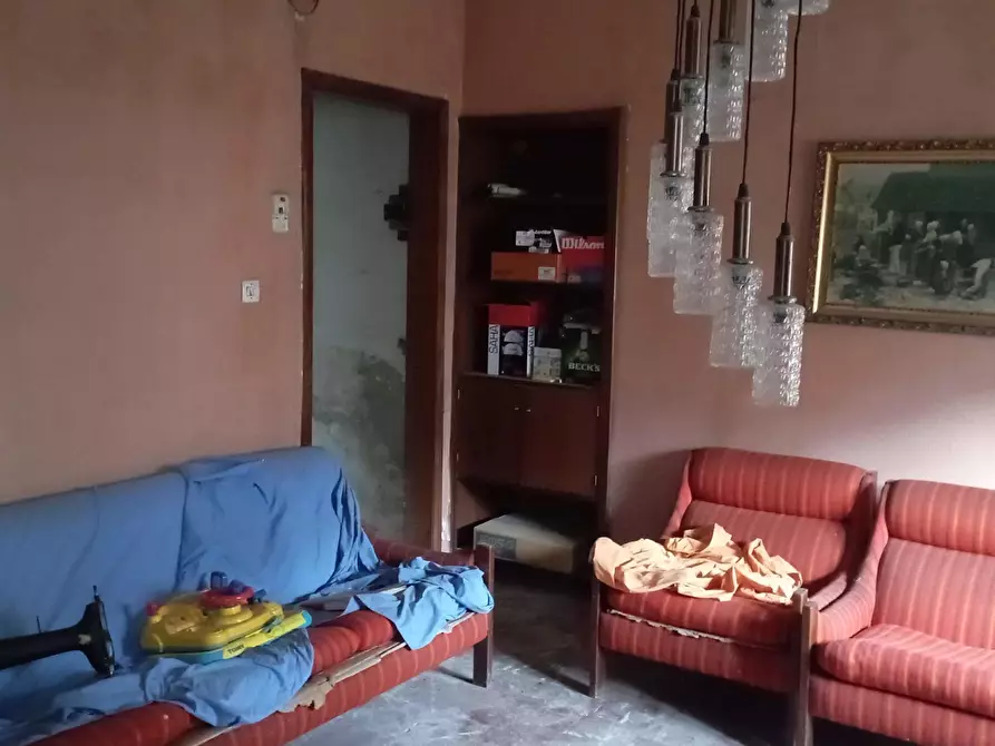 pentavano in vendita a Massarosa