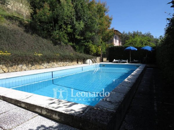 casa indipendente in vendita a Massarosa in zona Corsanico