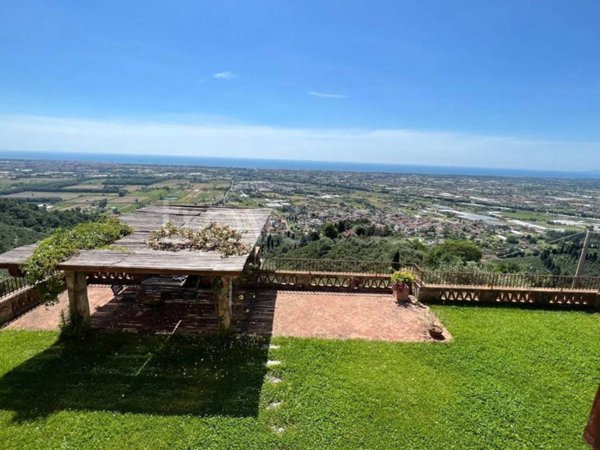 casa indipendente in vendita a Massarosa in zona Piano di Mommio