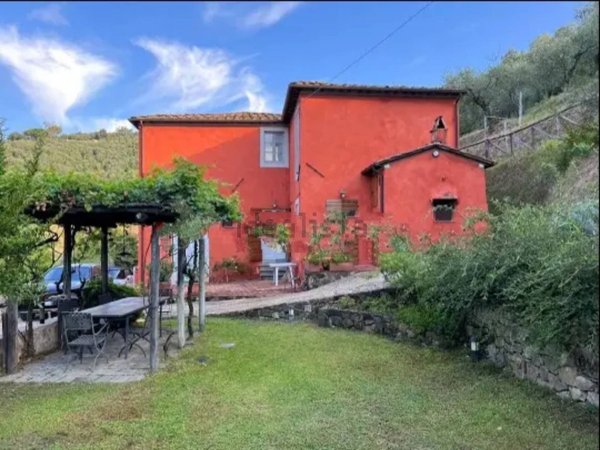 casa indipendente in vendita a Massarosa in zona Stiava