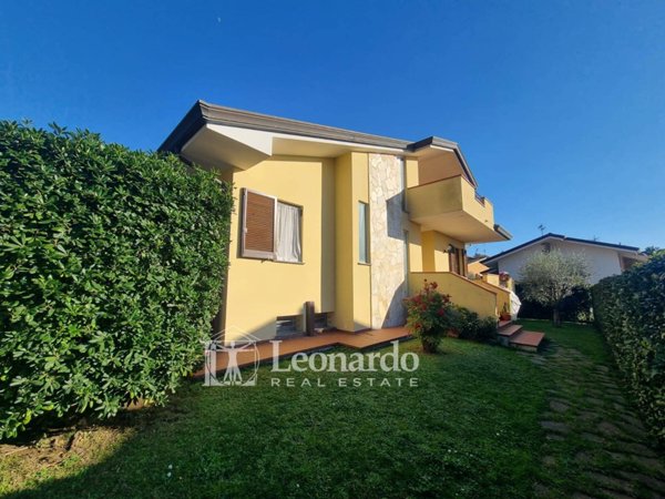 casa indipendente in vendita a Massarosa