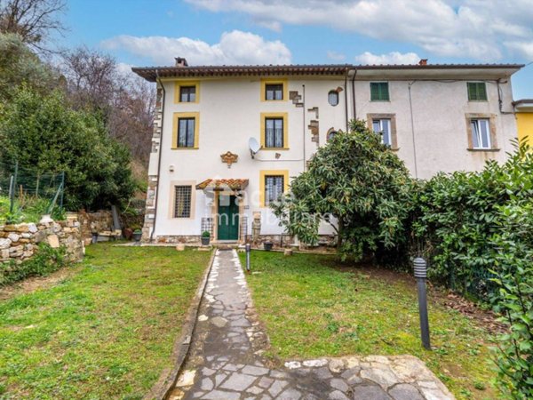 casa indipendente in vendita a Massarosa in zona Bozzano