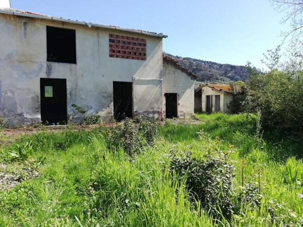 rudere in vendita a Massarosa in zona Piano di Mommio