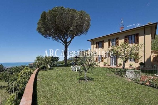 casa indipendente in vendita a Massarosa