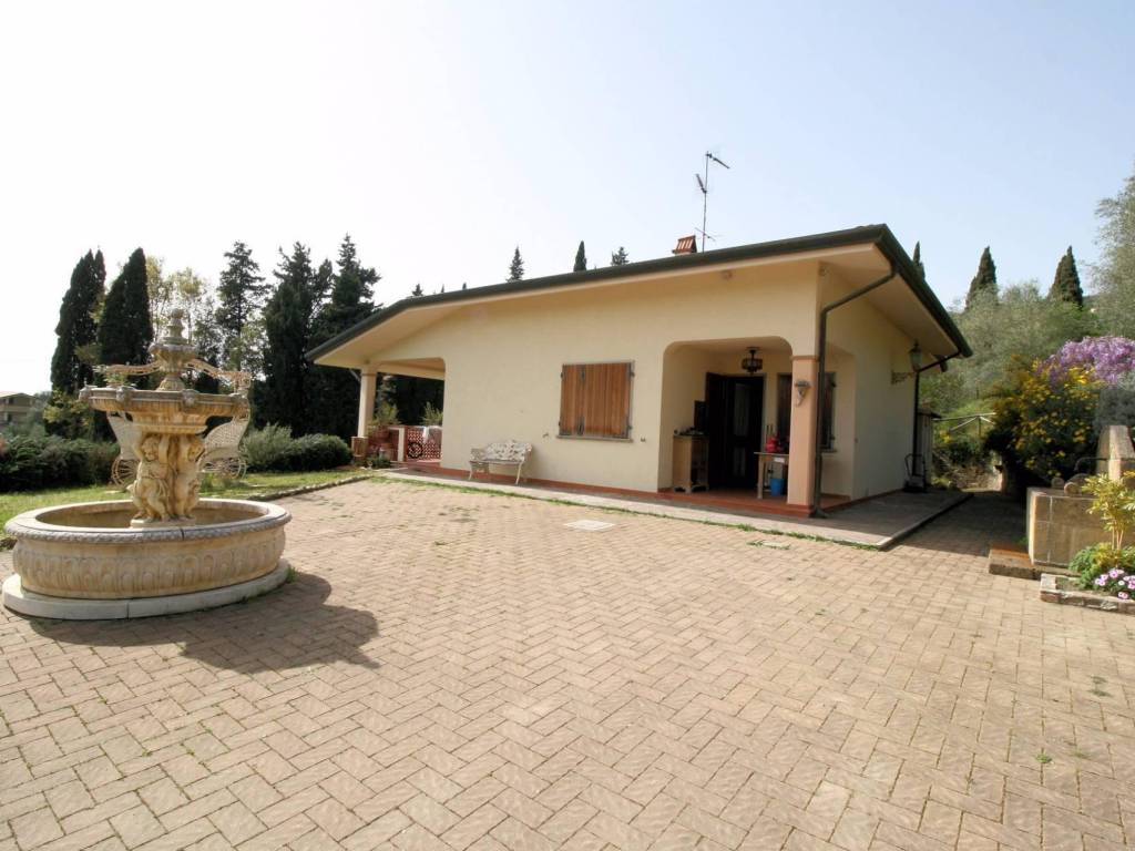 casa indipendente in vendita a Massarosa