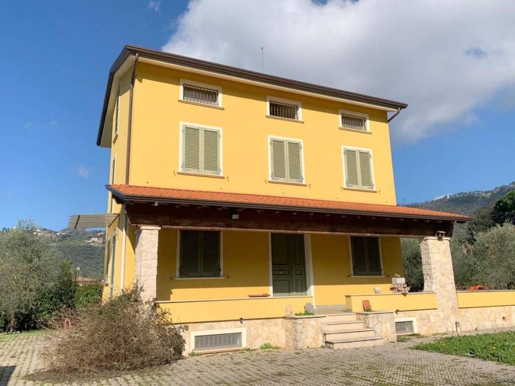 casa indipendente in vendita a Massarosa in zona Stiava