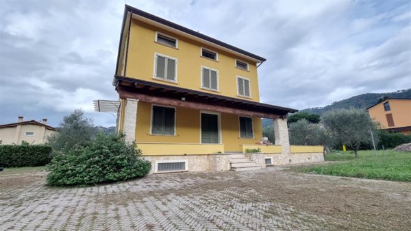 casa indipendente in vendita a Massarosa in zona Bozzano