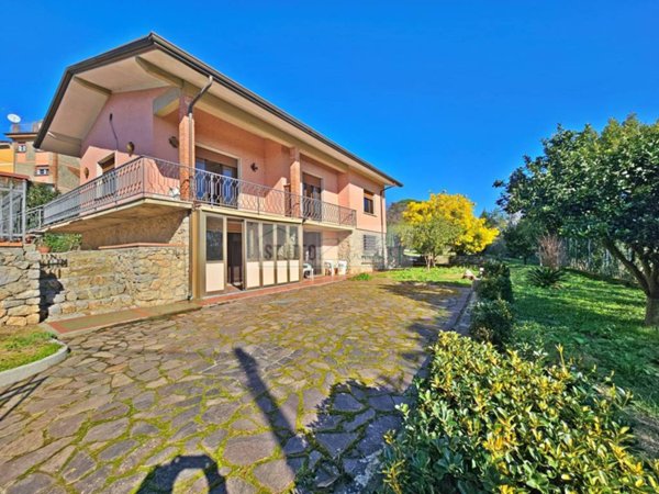 casa indipendente in vendita a Massarosa in zona Corsanico