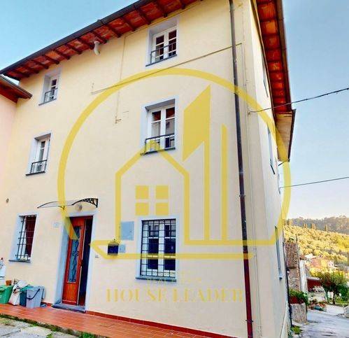 casa indipendente in vendita a Massarosa