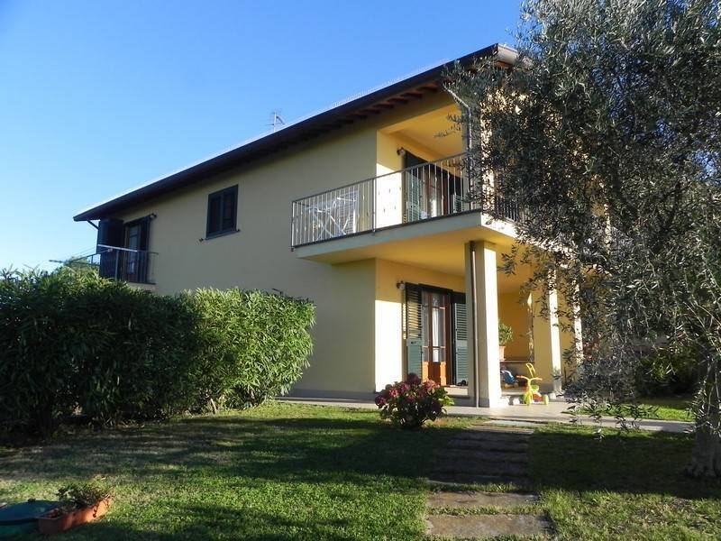 casa indipendente in vendita a Massarosa