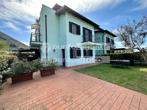 casa indipendente in vendita a Massarosa