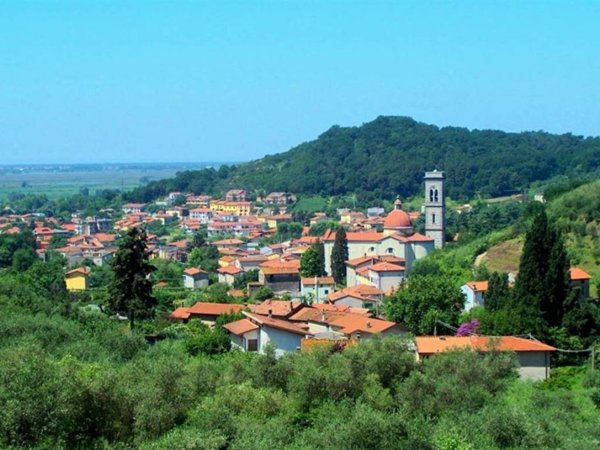 casa indipendente in vendita a Massarosa in zona Bozzano