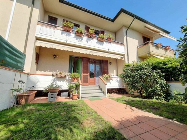 casa indipendente in vendita a Massarosa in zona Piano di Mommio