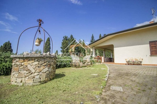 casa indipendente in vendita a Massarosa in zona Piano del Quercione