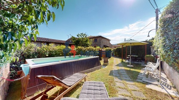 casa semindipendente in vendita a Massarosa in zona Corsanico