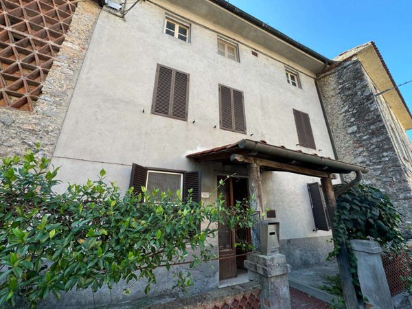 intera palazzina in vendita a Massarosa in zona Massaciuccoli
