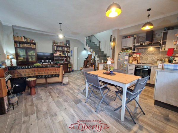 casa indipendente in vendita a Massarosa in zona Quiesa