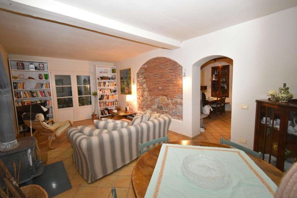 intera palazzina in vendita a Massarosa in zona Massaciuccoli