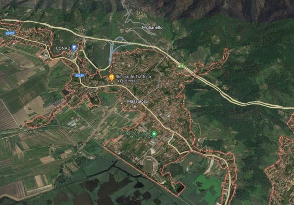 locale commerciale in vendita a Massarosa