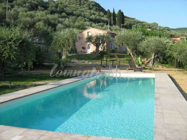 casa indipendente in vendita a Massarosa