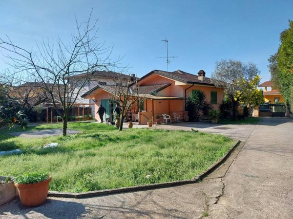 casa indipendente in vendita a Massarosa